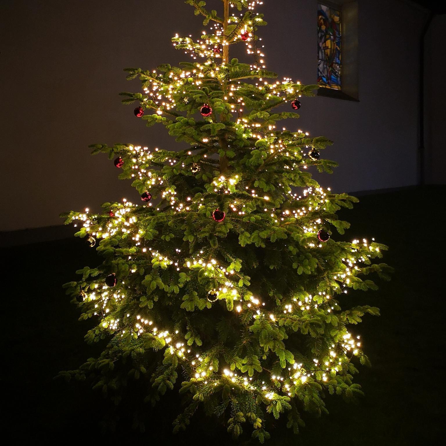 Weihnachtsbaum in St. Michael Begau